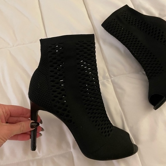 Spandex Heels ! - Picture 2 of 4